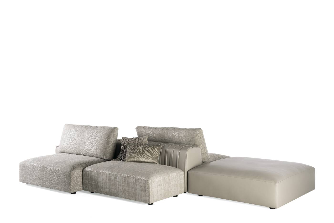 RCHI_KINGSTON_sectional-sofa_composition-1_2022_07.jpg