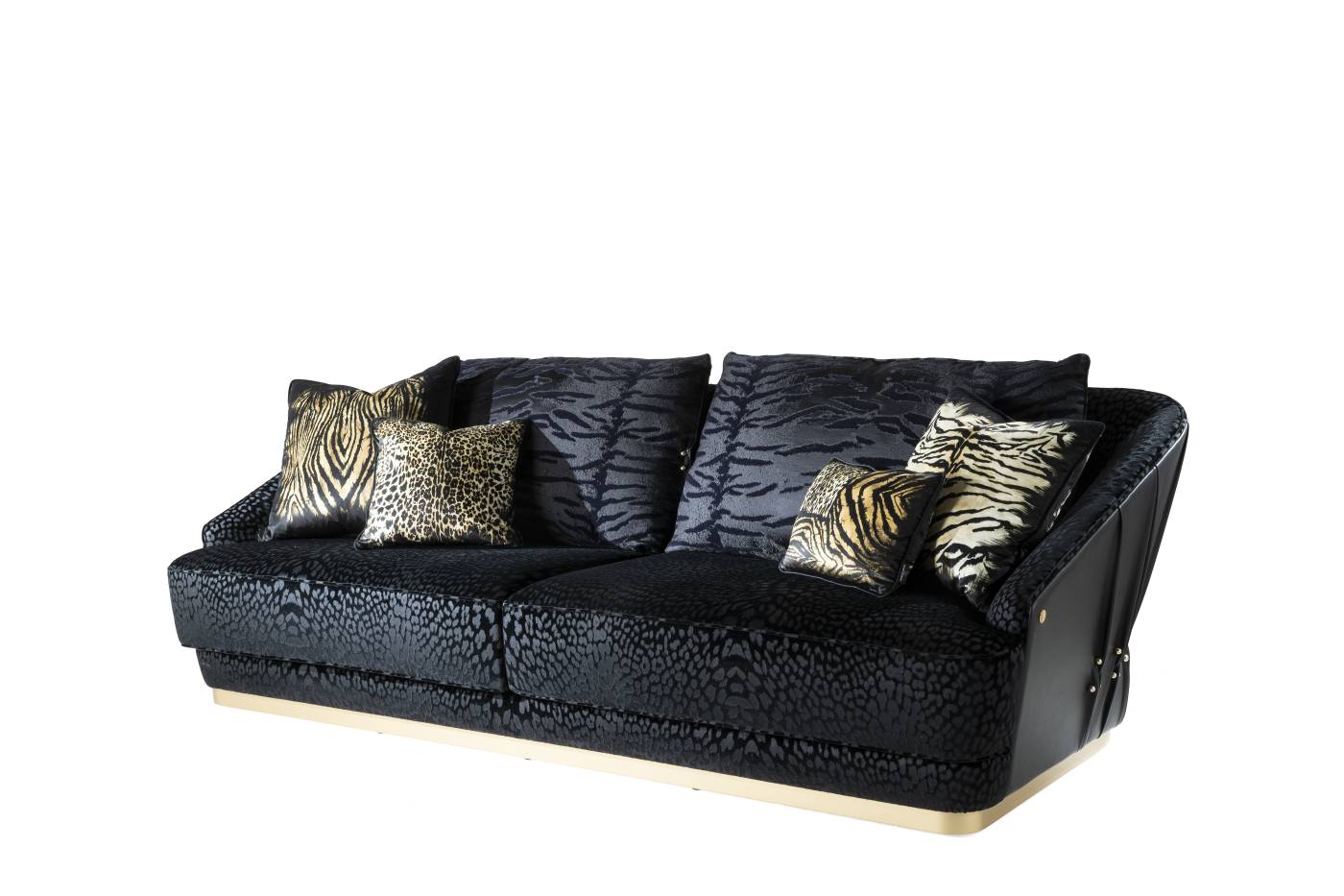 RCHI_INANDA_3-seater-sofa_IND.211.AHX_2021_05.jpg