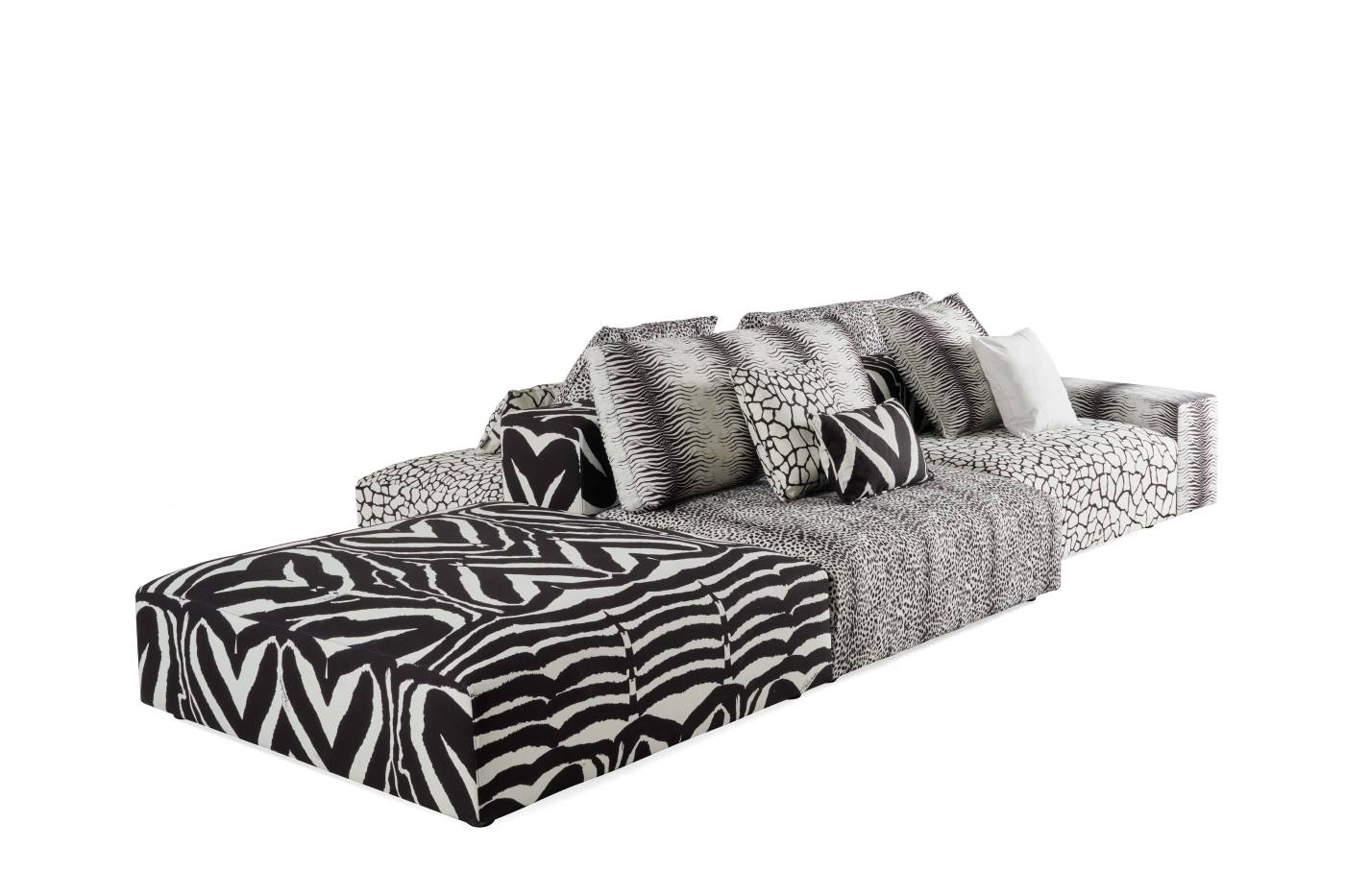 RCHI_DAHLAK_outdoor-sectional-sofa_composition-A_2023_02.jpg