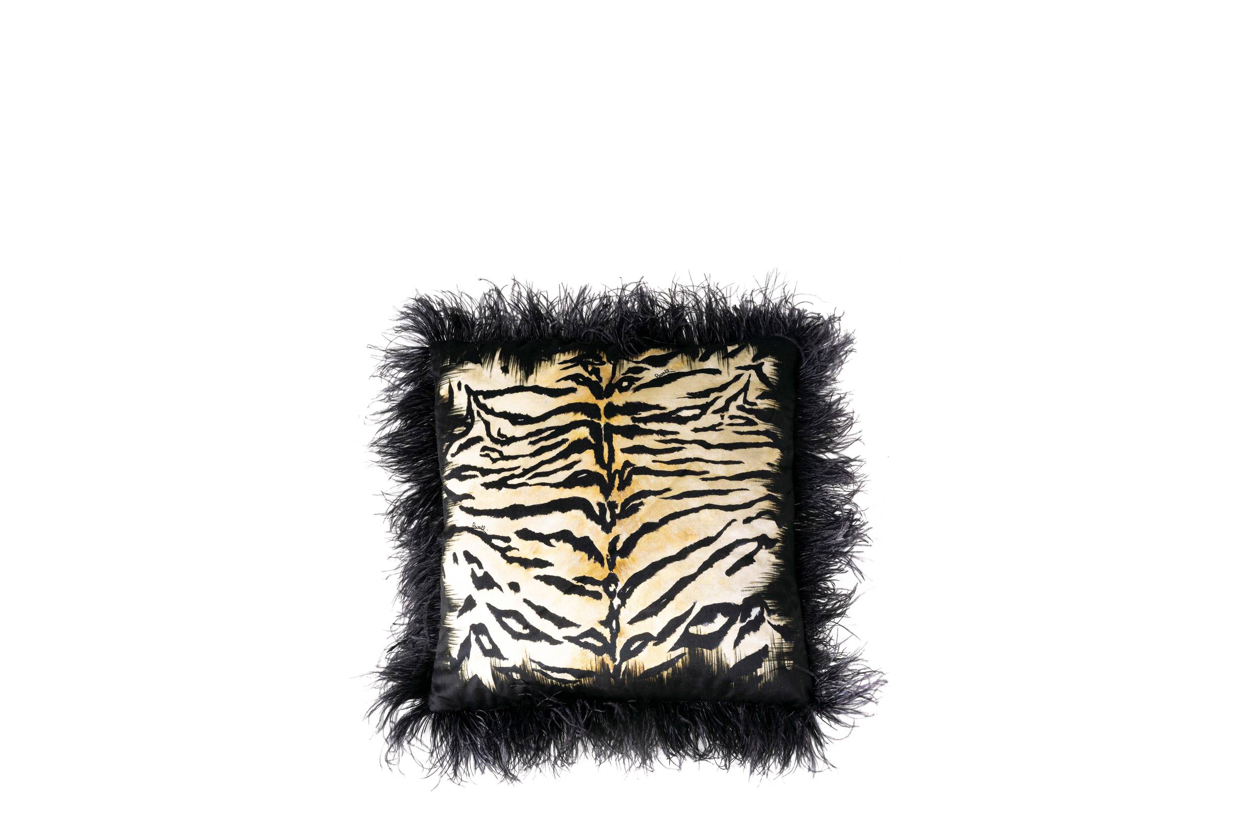 RCHI_WILD-TIGER-CUSHION_cushion_WIL.811.BG2_2021_01a.jpg