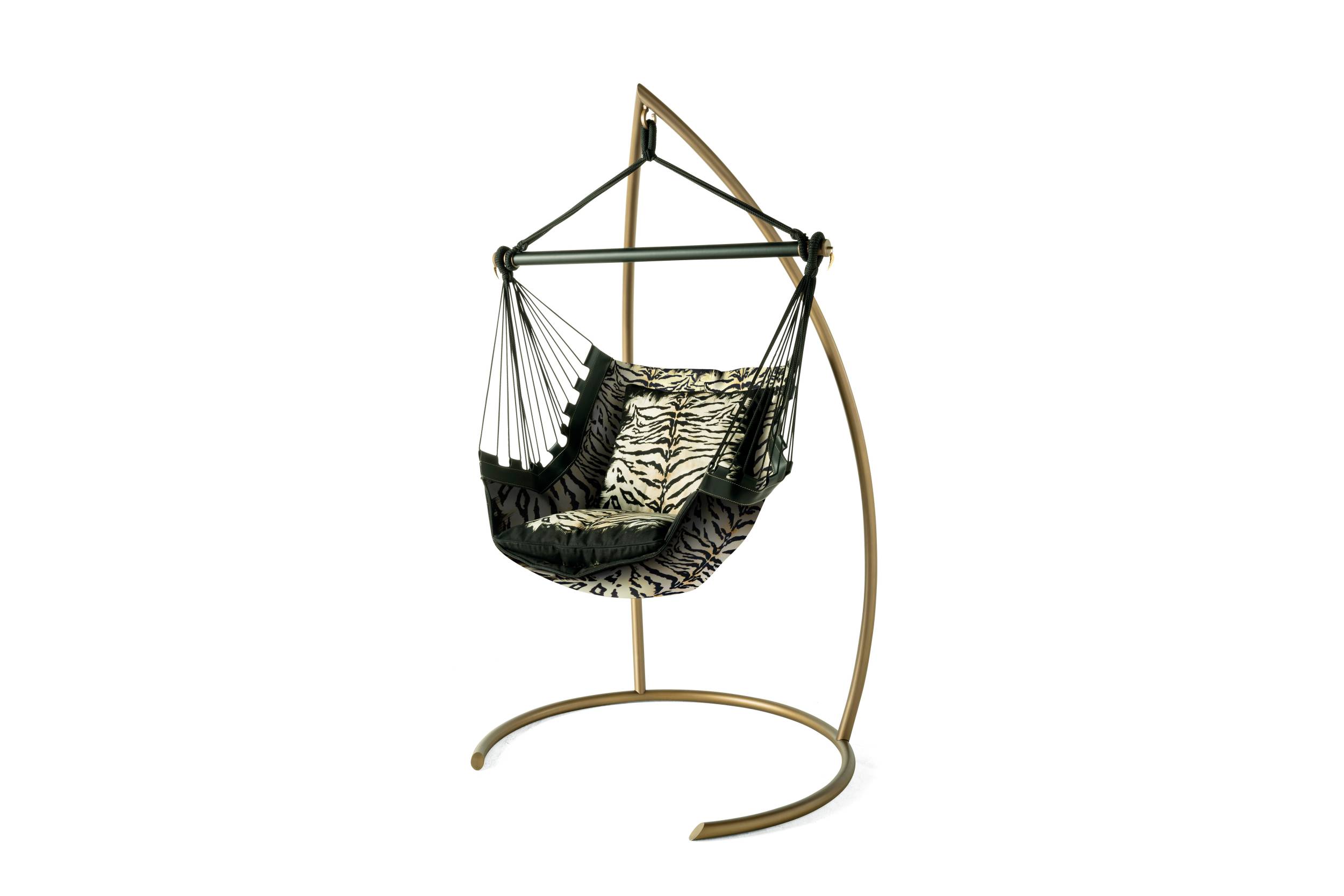 RCHI_WILD_suspended-seat_C.WIL.252.AG1_2021_02a.jpg