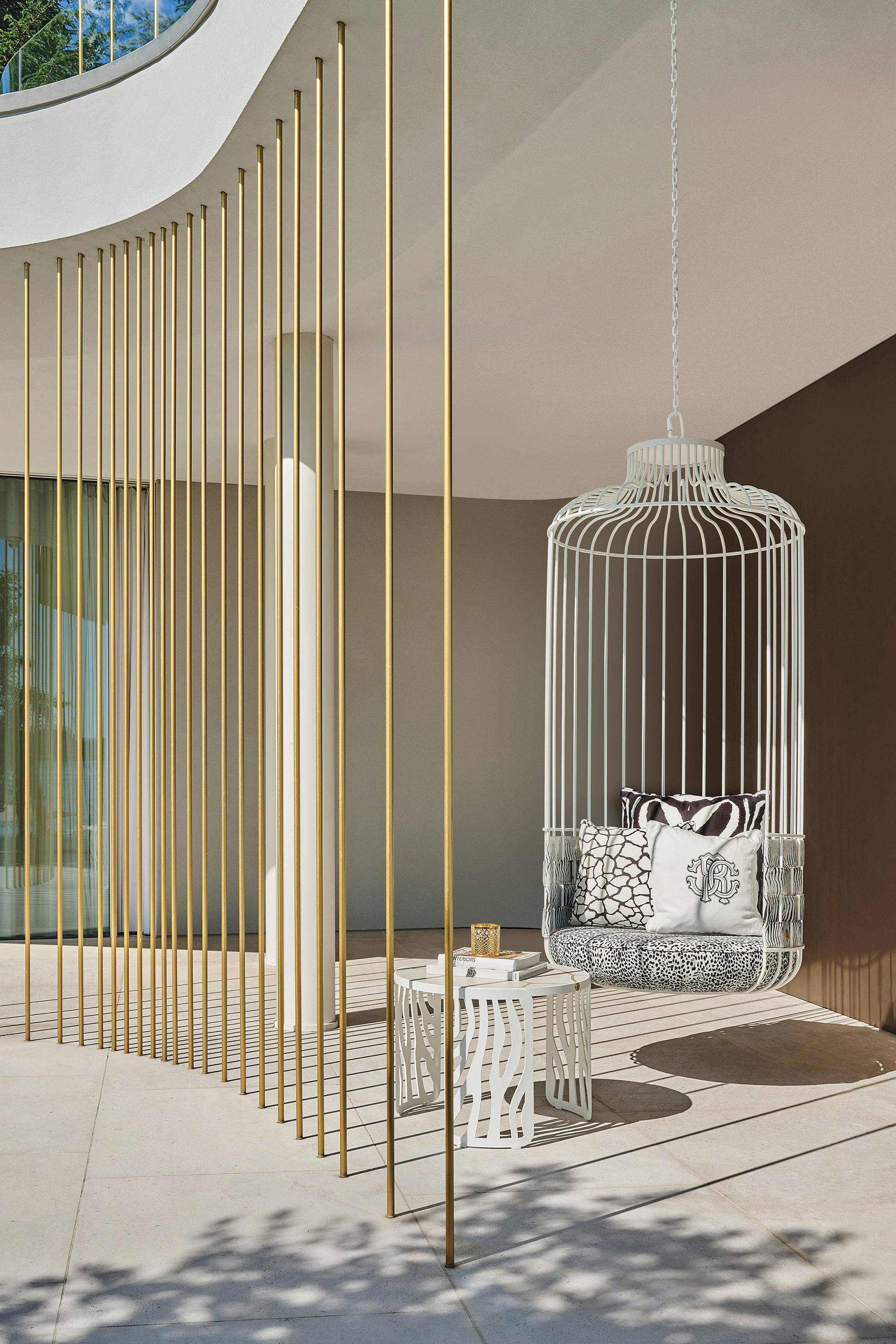 RCHI_2023_WHITE-&-WILD_catalogue_0018