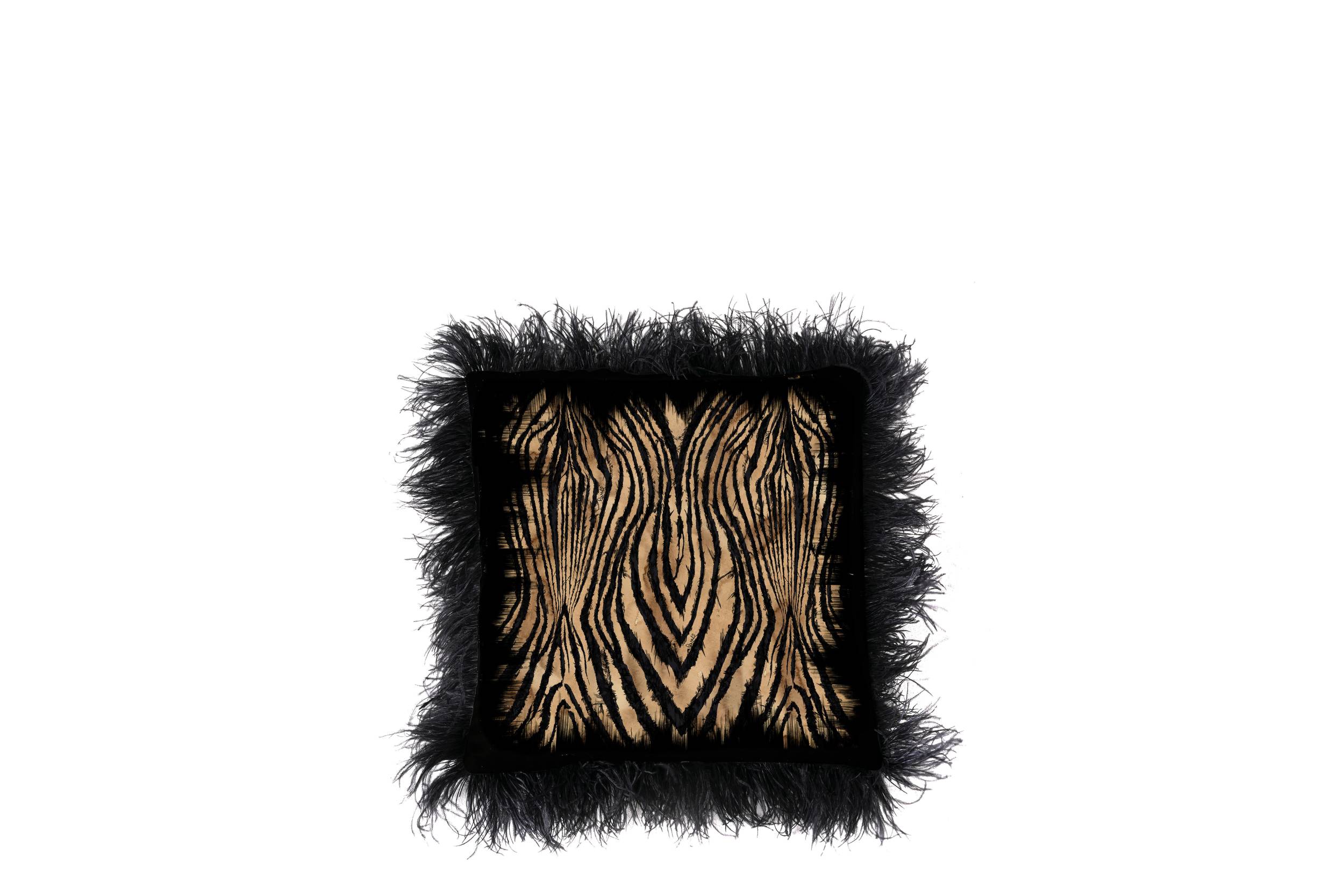 RCHI_WILD-ZEBRA-CUSHION_cushion_WIL.811.BG6a.jpg