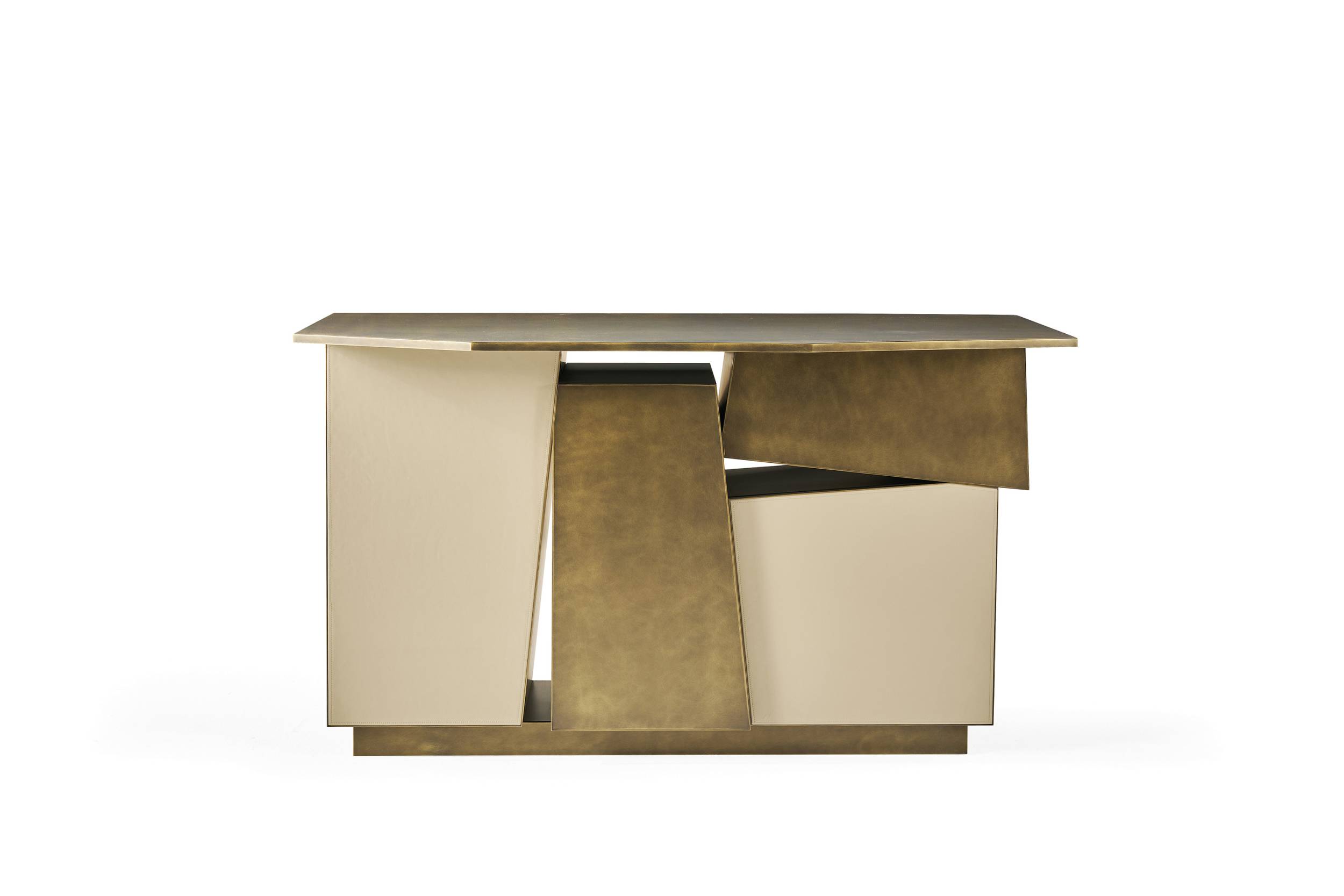 RCHI_MARTINICA-SIGNATURE_bar-counter_C.MA2.117.AAX_2026_01_website.jpg