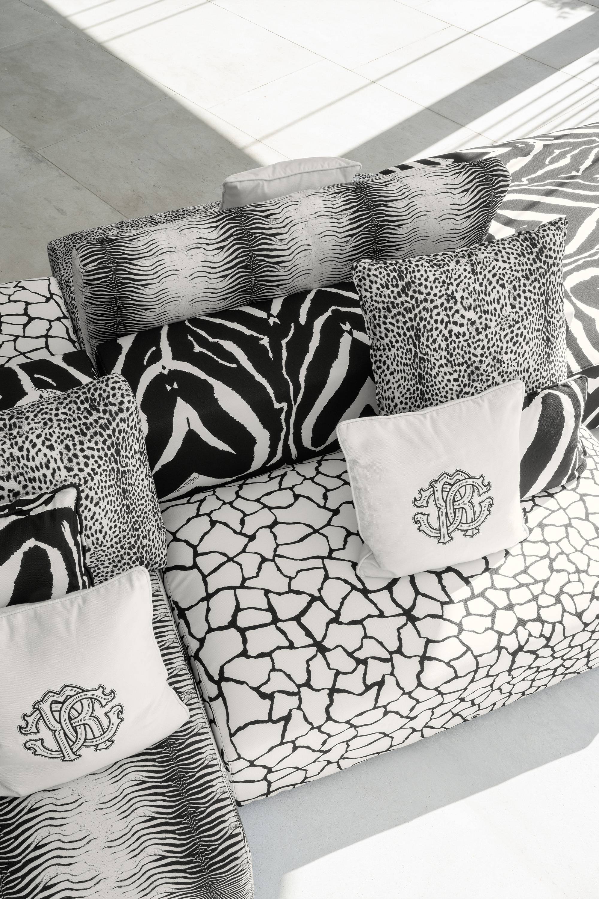 RCHI_2023_WHITE-&-WILD_catalogue_0005