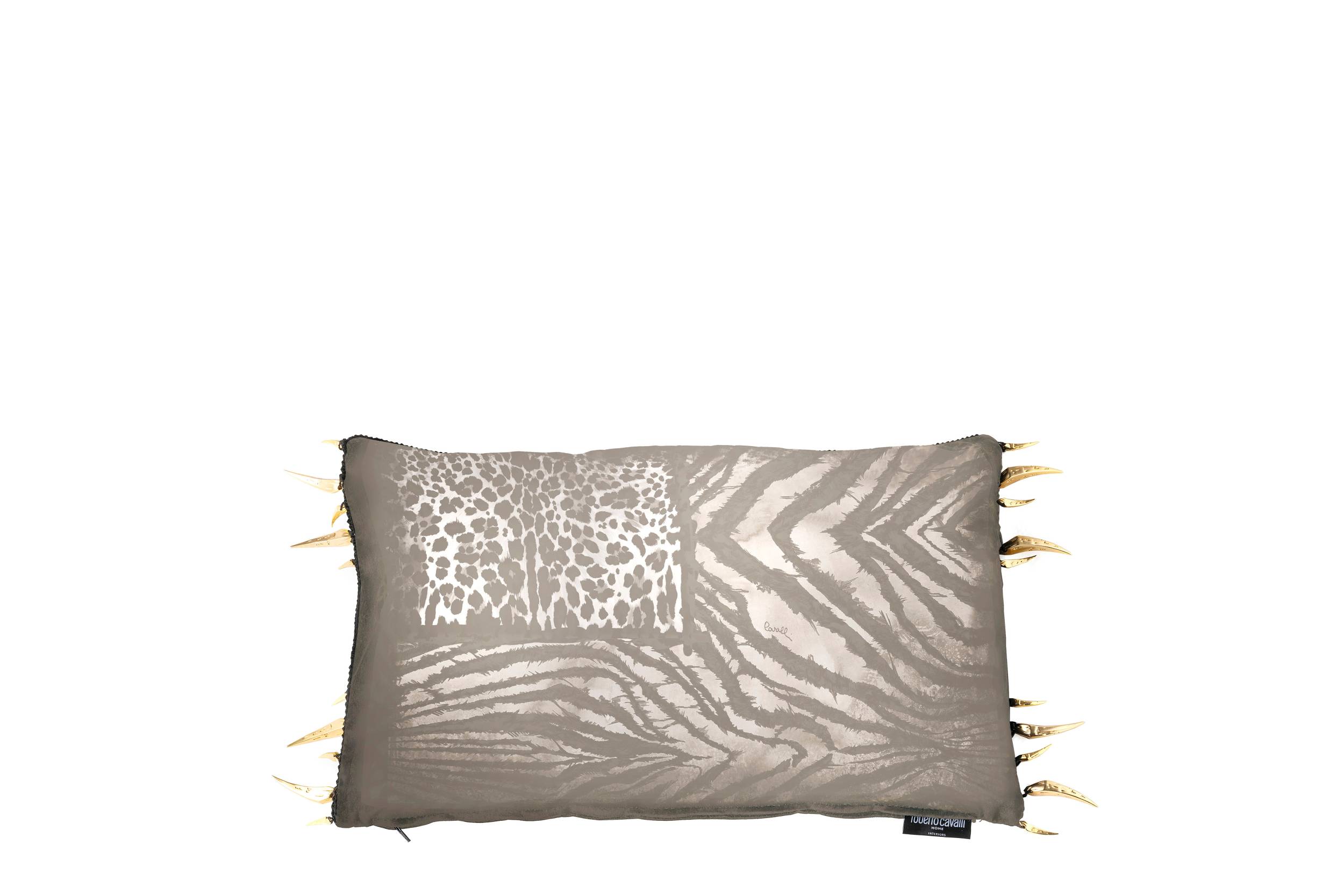 RCHI_WILD-FLAG-CUSHION_cushion_FLA.811.FG2_2021_01a.jpg