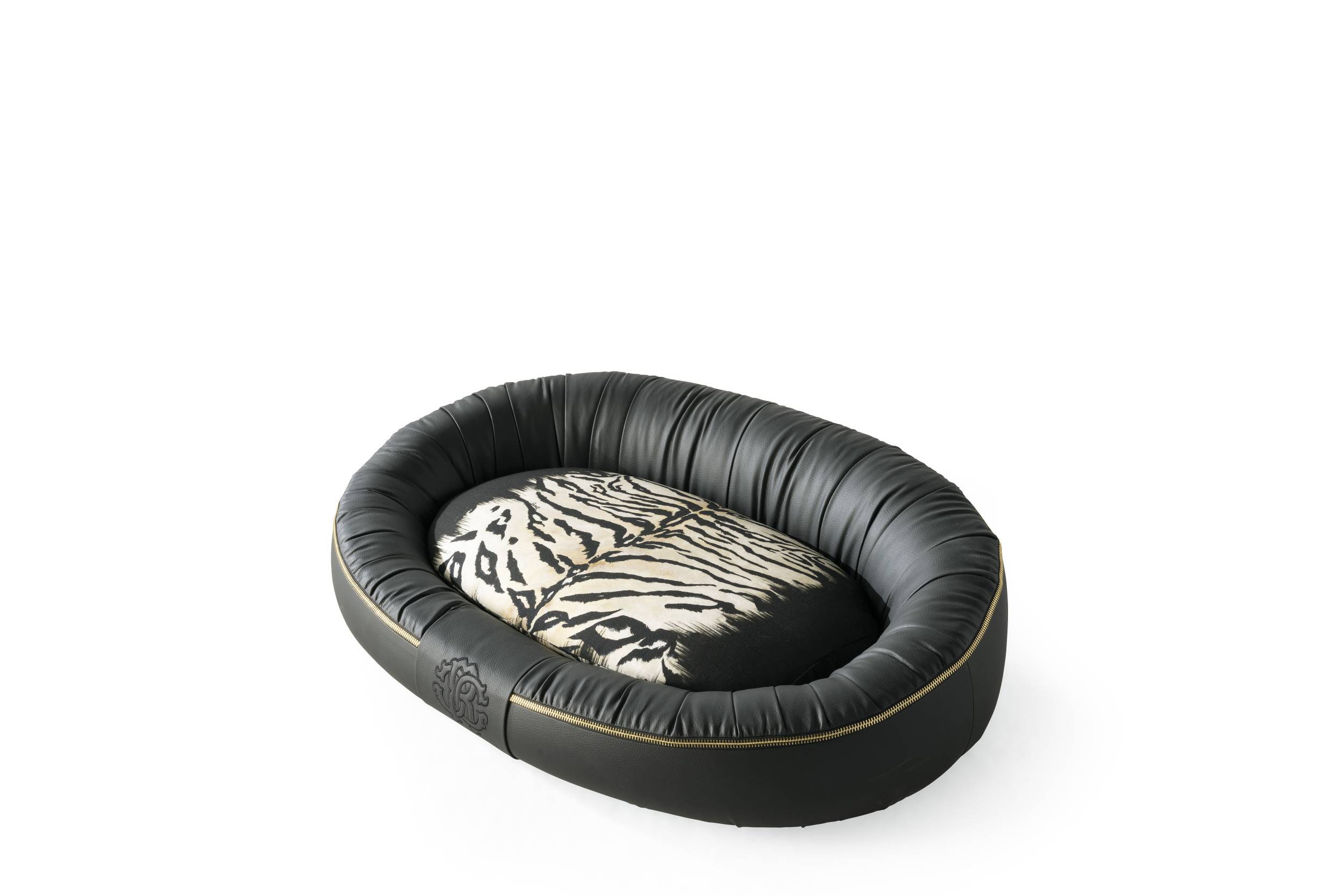 RCHI_WILD-DOG-BED_dog-bed_C.WIL.371.AG2_2022_02.jpg